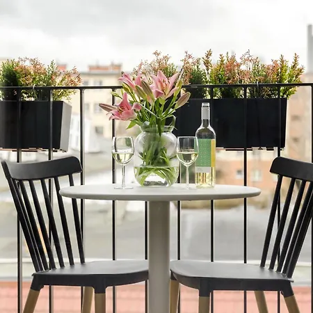 Apartment Rest - Jezyce, Szamarzewskiego - Prywatny Garaz, Self Check In 24h