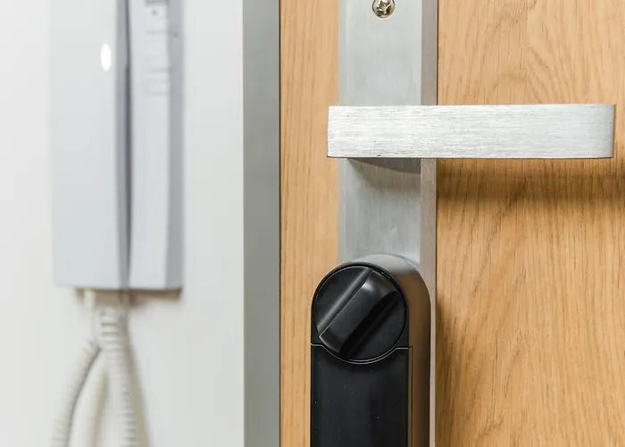 Rest - Jezyce, Szamarzewskiego - Prywatny Garaz, Self Check In 24h Apartment