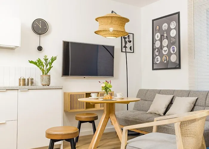 Apartment Rest - Jezyce, Szamarzewskiego - Prywatny Garaz, Self Check In 24h *