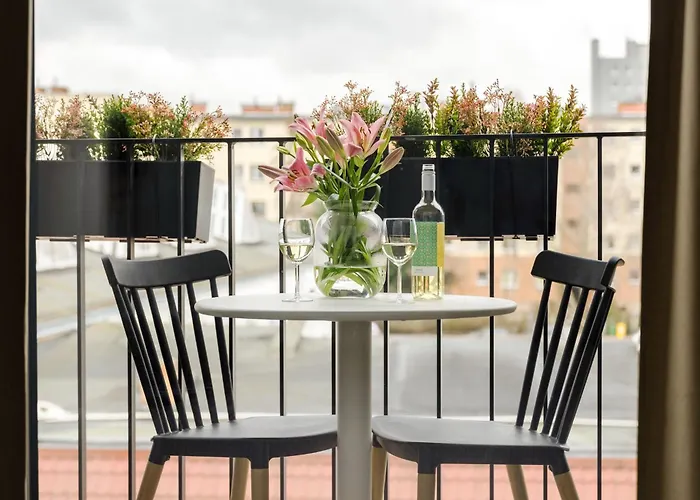 Apartment Rest - Jezyce, Szamarzewskiego - Prywatny Garaz, Self Check In 24h